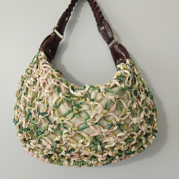 Liz Claiborne Handbags - Liz Claiborne Crochett Pattern Purse